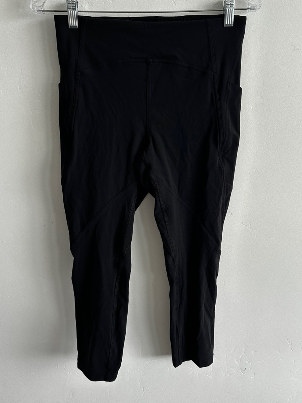 Lululemon Lead The Pack Crop 23"
Black Leggings Size 8